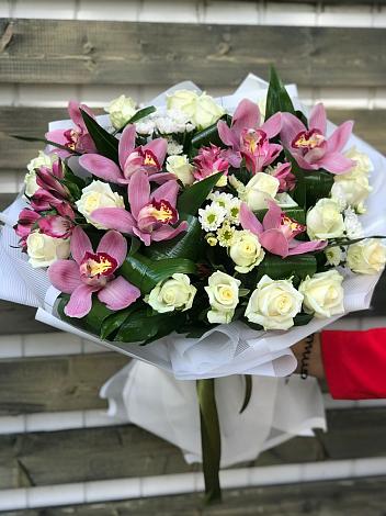 Букет цветов из: Розы и Хризантемы в Новом Ставропольского края