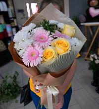 Букет цветов из:  Герберы, Розы и Хризантемы в Новом Ставропольского края