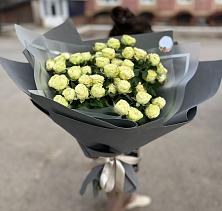Букет Белые кустовые розы Солинеро в Новом Ставропольского края