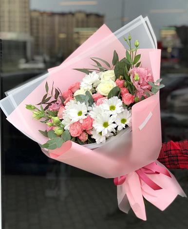 Букет цветов из: Розы, Лизиантусы и Хризантемы в Новом Ставропольского края